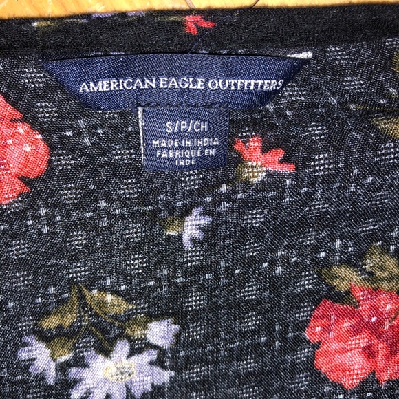 American Eagle Black Floral Blouse - Picture 4 of 4